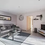 Appt Spacieux, Proche Ggl Stadium, 4 Pers, Garage Prive & Wifi